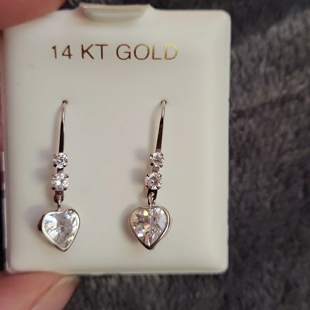 14 K Gold Heart Dangle Earrings new